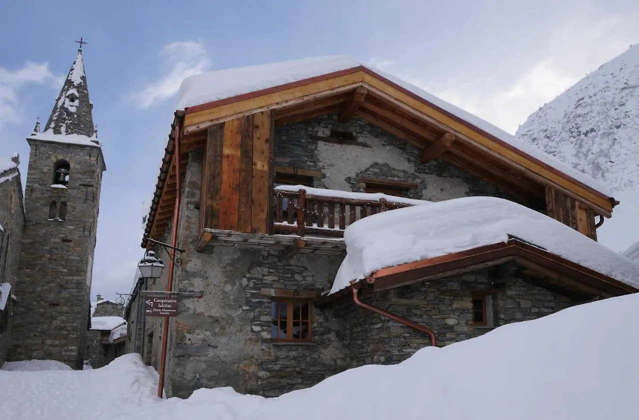 Chalet 1692 contacts